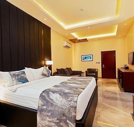 Senators Suites And Towers Hotel Omole المظهر الخارجي الصورة