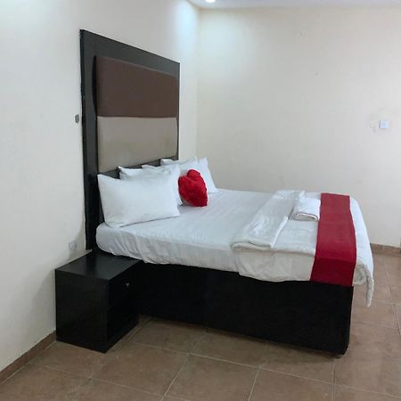 Senators Suites And Towers Hotel Omole المظهر الخارجي الصورة