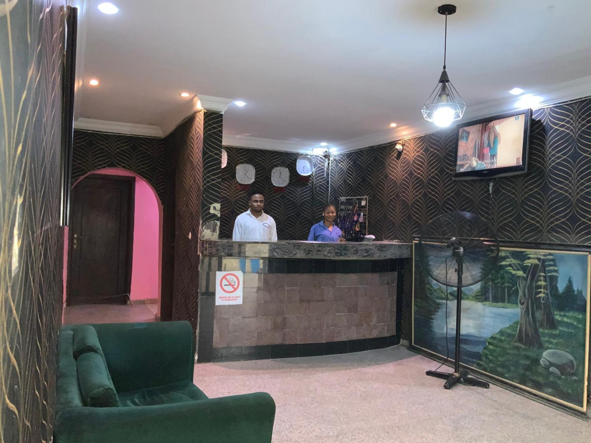 Senators Suites And Towers Hotel Omole المظهر الخارجي الصورة