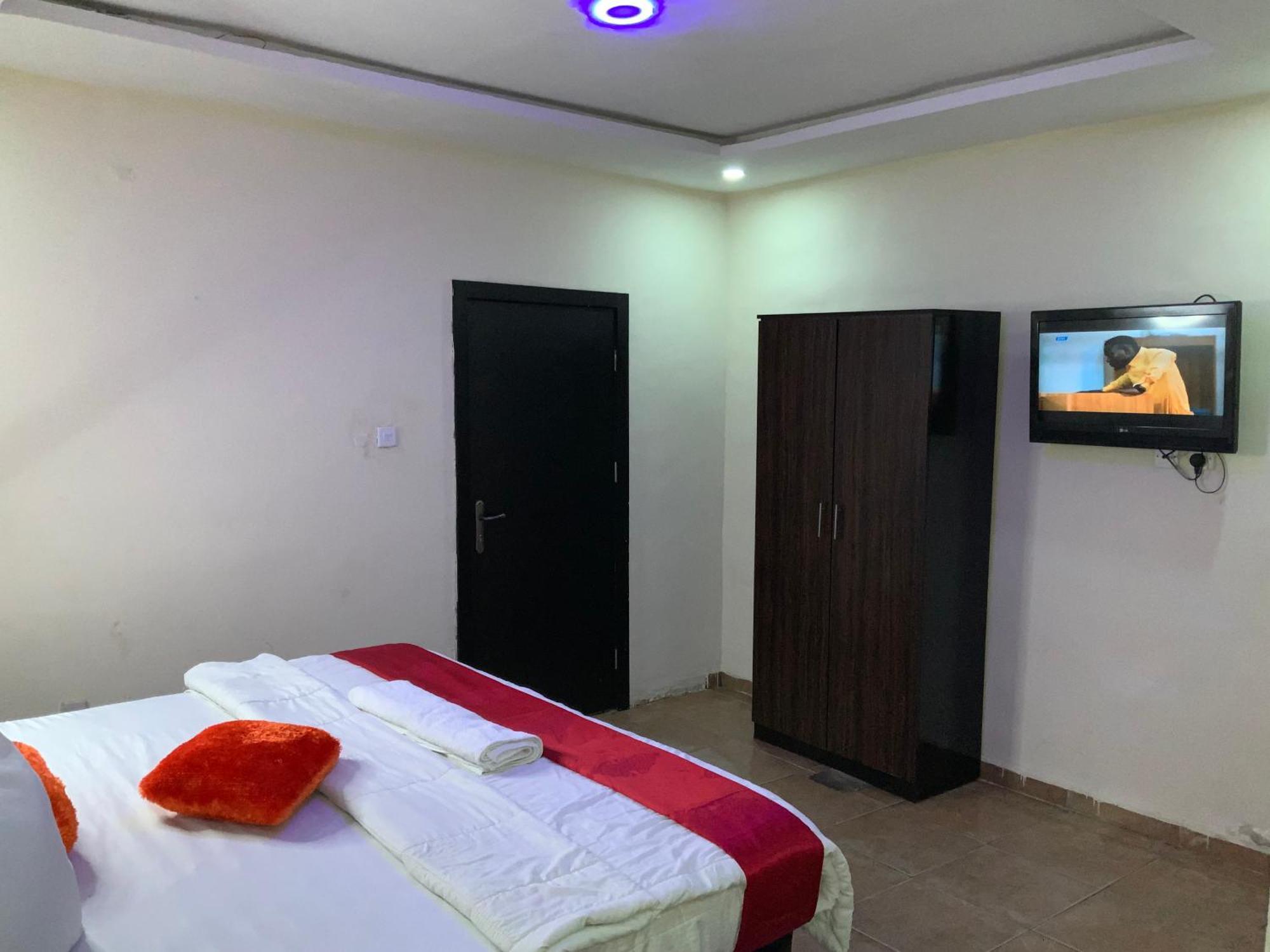 Senators Suites And Towers Hotel Omole المظهر الخارجي الصورة