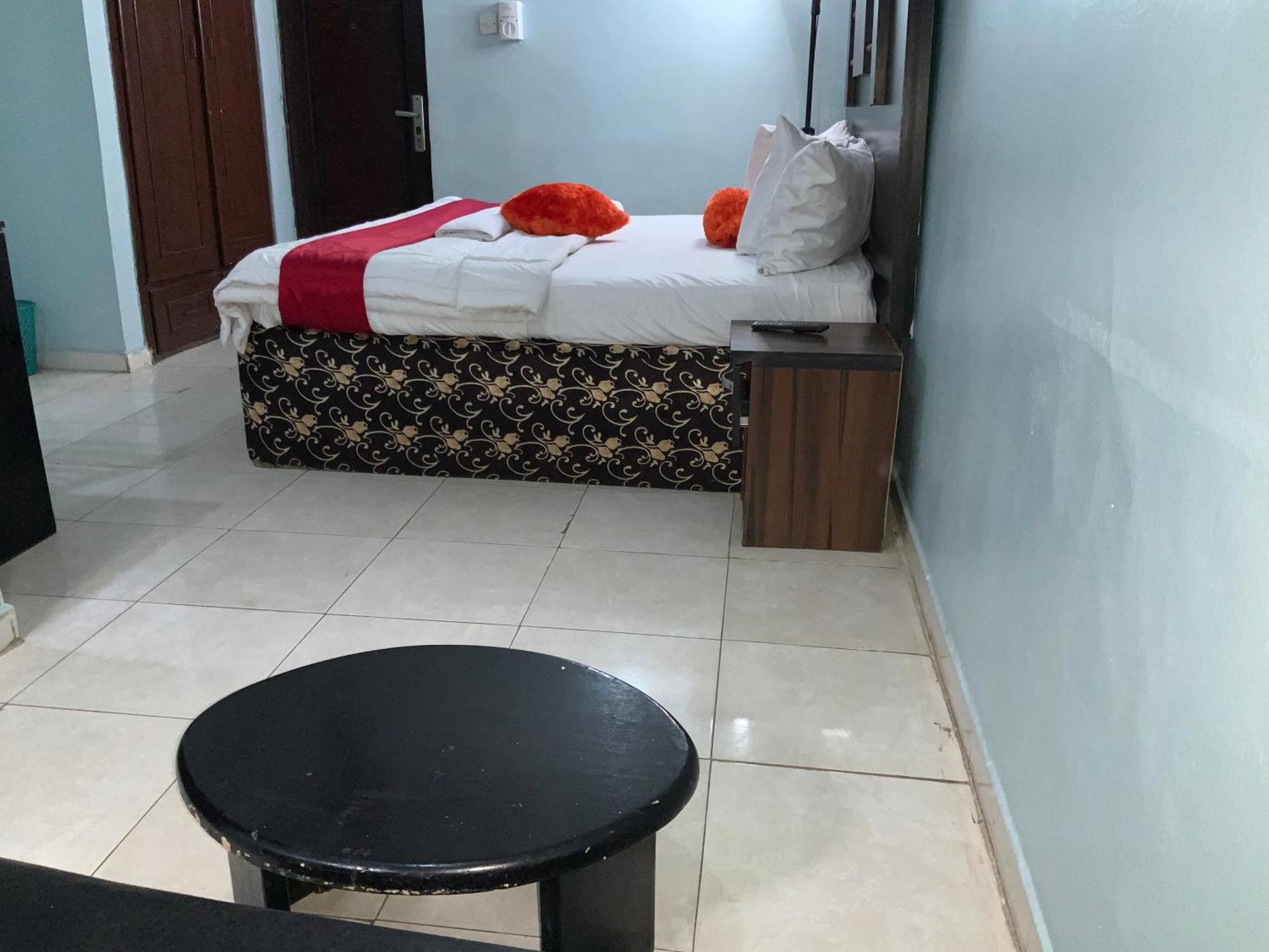 Senators Suites And Towers Hotel Omole المظهر الخارجي الصورة